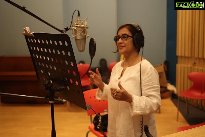 Madhushree Instagram - It was great to work with the young talented artists. Just recorded a #marathi #song #film #Sajna at #yrf #studio #abhaychauhan #shashikantdhotre #omkarswaroopa #suhasmunde #preet