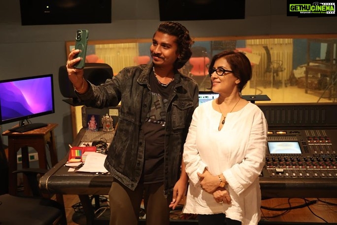 Madhushree Instagram - It was great to work with the young talented artists. Just recorded a #marathi #song #film #Sajna at #yrf #studio #abhaychauhan #shashikantdhotre #omkarswaroopa #suhasmunde #preet