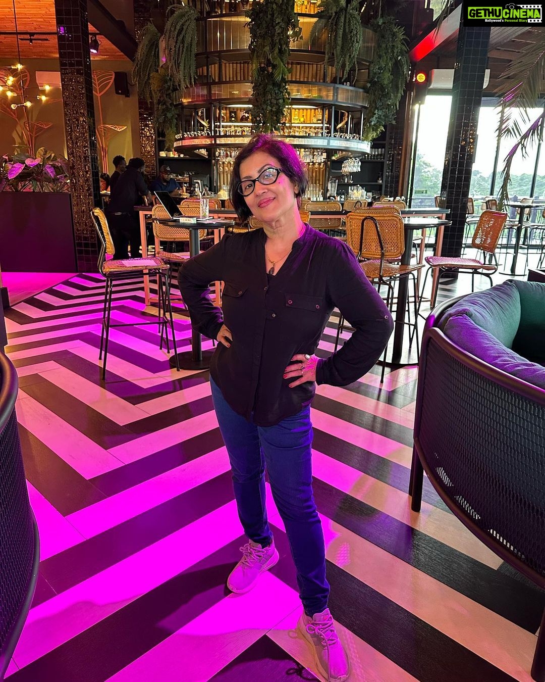 Madhushree Instagram - Enjoying the moments in #mingle , the #beautiful #resturant in Suriname . #suriname #mingle