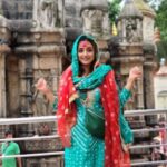 Madirakshi Mundle Instagram - शृणुष्व परमं गुहयं महाभयनिवर्तकम्। · कामाख्याया: सुरश्रेष्ठ कवचं सर्व मंगलम्।। My birthday gift to myself Thankful & Great full for everything 🙏 ❤️ कामाख्या मंदिर सभी शक्तिपीठों का महापीठ माना जाता है। इस मंदिर में आपको देवी दुर्गा या मां अम्बे की कोई मूर्ति या चित्र नहीं दिखेगा। बल्कि इस मंदिर में एक कुंड बना है जो हमेशा फूलों से ढ़ंका रहता है। Huge power Ek baar Darshan zaroor kare . #jaikamakhyamaa