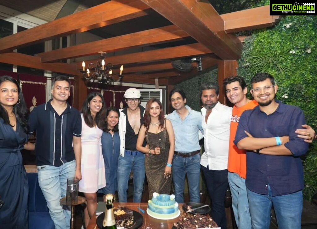 Madirakshi Mundle Instagram - Surprise partyyy 🥳 . Thanks to my awesome friends and family for the super duper fancy surprise! Loveddd itt!! *reposting again as last post got deleted*