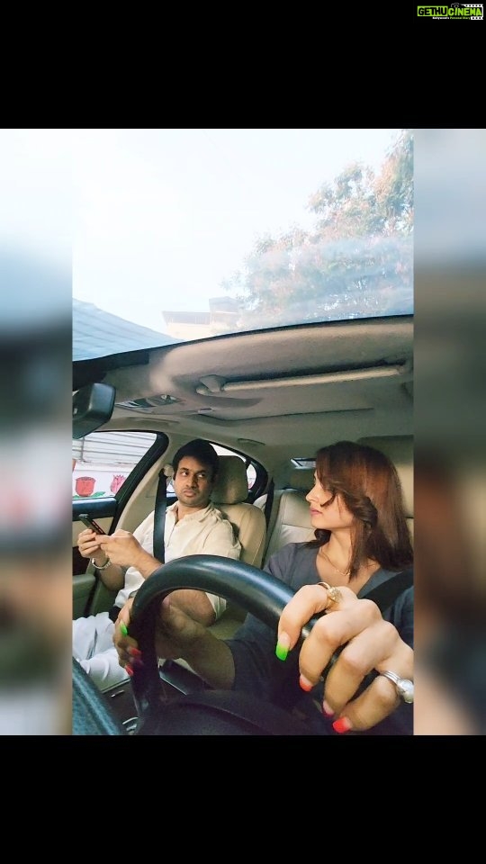 Madirakshi Mundle Instagram - Romantic drive on the way to Moksh 🚗⛰️☁️🌦📲📱 😜 ( starring in a cameo Bharadwaj 😜)
