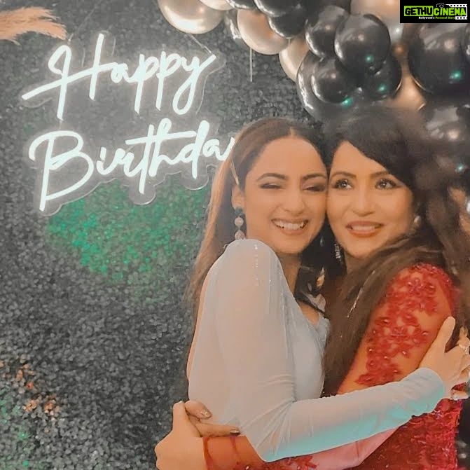 Madirakshi Mundle Instagram - I hope your birthday is full of sunshine, rainbows, love, and laughter! Sending many good wishes to you on your special day sweetheart .May your life be filled with all the things that make it more wonderful 💕 love, laughter, and kind-hearted people. 🎂🥳🎁 Happy birthday @madirakshi_ 😘❤️ Lots of love , hugs & kisses. See you soon! ❤️😘🤗 #happybirthdaymadirakshi #madirakshi #friends #madirakshimundle #charulmalik #birthday #birtgdaywishes #love