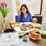Madirakshi Mundle Instagram – @atdelhihighway The place that you will repeatedly visit for the food! Some of the best memories are made over food. My own vegetarian heaven! Drop in and bite into all the chef specials to sate your good food pangs. 😋 
I loved the Dal Makhni ❤️😋😋😋😋