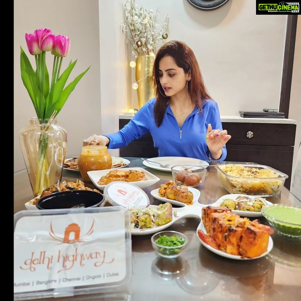 Madirakshi Mundle Instagram - @atdelhihighway The place that you will repeatedly visit for the food! Some of the best memories are made over food. My own vegetarian heaven! Drop in and bite into all the chef specials to sate your good food pangs. 😋 I loved the Dal Makhni ❤😋😋😋😋