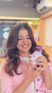 Mahima Makwana Instagram - Walk down memory lane with Barbie the movie and celebrate the feeling with a dreamy Mermaid Sundae! #TimeForPink

See the new movie, BARBIE, only in cinemas, July 21 #BarbieTheMovie

#BaskinRobbinsIndia #BaskinRobbins #TimeForPink #FairytaleSundae #MermaidSundae #Barbie #BarbieTheMovie