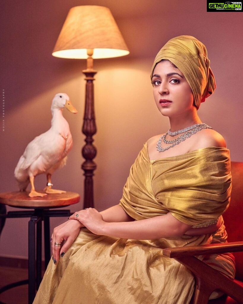 Malavika Wales Instagram - Like a patient bird perched on the edge of reverie. Concept & Photography @mojin_thinavilayil Costume courtesy @zohibzayi Assisted by