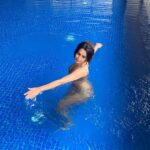 Mallika Sherawat Instagram - Having a great time 💧💦 . . . . #loveit #positivemindset #abundancemindset #positiveminds #colorful #happyheart #happyplace #happythoughts #creativedesign #creativedaily #creativedesigner #positive #passion #openheart #positivemind #celebration #canon5dmarkiv India