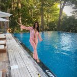 Mallika Sherawat Instagram - 🌺💦 💖 . . . . . . . . . #relaxing #chillout #lifeisbeautiful #peaceful #tranquility #quietplace #rechargeyoursoul #calmness #peaceandquiet #timetochill #warmweather #relaxingplace #goodenergy #itsavibe #abundancemindset #positivemindset #raiseyourvibration #summerdress #powerofpositivity #sunshine #summervibes #sunlight #beautifulweather #dayslikethese #enjoythelittlethings #sunlightphotography #sonya6000 #white Taj Exotica Resort & Spa, Andamans