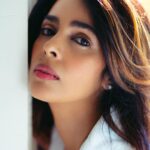Mallika Sherawat Instagram - “Beauty begins the moment you decide to be yourself.” ~ Coco Chanel. 📸 @thebrycestudio . . . . . . . . . #happiness #positivemindset #decisions #joyinthejourney #confidence #positivemind #positiveaffirmations #liveinthemoment #thinking #positive #exploreyourself #optimism #better #natural #lipstic #goodenergy #respect #onelife #up #reachout #inward #listening #relate #wonder #contemplating #alliswell #deepbreaths #blessings #stillblessed #leadwithlove Los Angeles, California