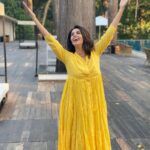 Mallika Sherawat Instagram - 🌻🌻 . . . . . #yellowdress #elegant #summerdress #sayyestothedress #respect #spreadlove #goodenergy #dreamsdocometrue #allyouneed #alwayspositive #resonance #onelife #changeiscoming #positivethinking #positivemindset #knowyourworth #womenempoweringwomen #selfconfidence #sonya7iii