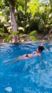 Mallika Sherawat Instagram - Perfect weekend 🌴🌞💦 
.
.
.
.
.
.
.
.
 #happynewyear #tropical #palmtrees #tropicalparadise #beachlove  #getoutside #planetearth #naturegram #naturebeauty #natureshots #naturelover #loveit #positivemindset #abundancemindset #positiveminds #colorful #happyheart #happyplace #happythoughts #creativedesign #creativedaily #creativedesigner #positive #passion #openheart #positivemind #celebration #canon5dmarkiv