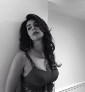 Mallika Sherawat Instagram - Black & white is timeless …… . . . . . . . #blackandwhite #blackandwhitephotography #timelessstyle #timelessclassic #glamorous #glamlook Srilanka Colombo