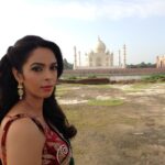 Mallika Sherawat Instagram - The Taj Mahal is beyond the power of words,it’s the loveliest of monuments, the most beautiful in the world …. . . . . . . . . #tajmahal #tajmahalindia #tajmahalagra #taj #historic #lovely #loveit #lovethis