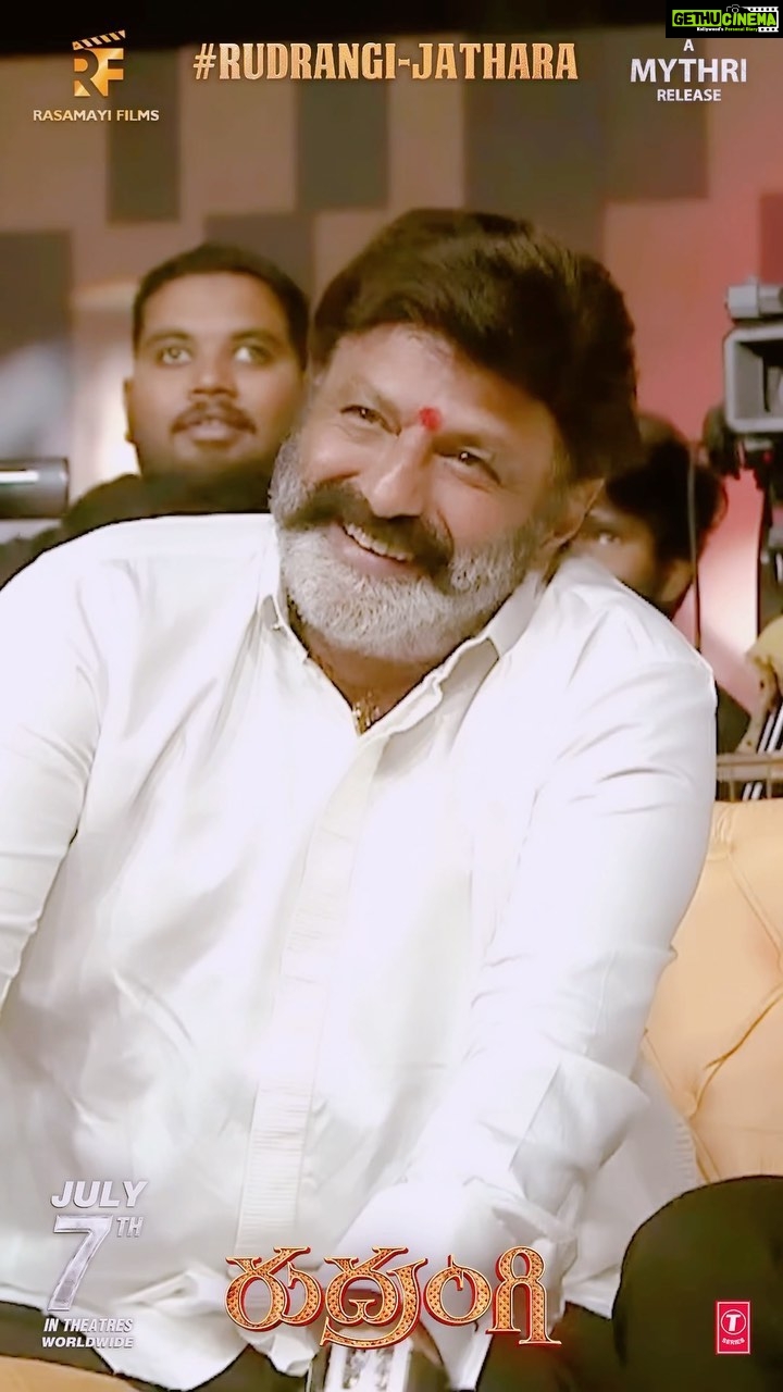 Mamta Mohandas Instagram - Long awaited return to Telugu screens .. in Rudrangi as Jwala Bhai Deshmukh , coming to theaters on 7/7. #tollywood #telugu #telugucinema #nbk #rudrangi #jagapathibabu #mamtamohandas #mamta #teluguheroine #teluguactress #telanganacinema #telangana Make up : @surya_ishaan Outfit : @rehanabasheerofficial