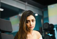 Mamta Mohandas Instagram - Dear Life .. I’ve become more and more aware of this as I’m getting older. Time n time again, You throw huge curveballs at me .. sometimes, the largest ones you can find, each one a little heavier than the previous one. You see, The muscles of my willpower might not be as strong as it once used to be.. but the power of hope is greater.. the imprints in my memory of peaks I have conquered in the past is greater. So , Wait until you see my throws! ☄️ 📸 @faisal_tirz 📍 @thefirstcollectionbusinessbay_ #wednesday #wednesdaywisdom #gettingfit #willpower #strength #women #health #autoimmunedisease #autoimmune #onemoretime #conquer #immunotherapy #fitness #pickmeup #willdoitagain #wakeup @dubai @mydubai @visit.dubai #homeawayfromhome #dubai #photography #workout #gym #casualwear #shorts #denim #uae The First Collection Business Bay
