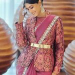Mamta Mohandas Instagram - Let a SMILE be the primer you use before makeup. Always. Designed & Styled for the opening of a jewelry store in Pattambi by @renjurenjimar with @ancys_ethnic_shop Draped by @surya_ishaan Hair & 📸 by @sudhiar.hairandmakeup (Yeah we swear by his #samsungs22ultra .. the pictures are #legit 📱👌) #photography #sareelove #saree #sareefashion #fashion #stylish #unique #energy #pose #smile Hyatt Regency Thrissur