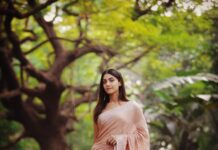 Mamta Mohandas Instagram - LIVE today to the fullest & LIVE 🔴 FROM TODAY in theaters near you @nidad_k_n @thadiyan.photography @livemovieofficial