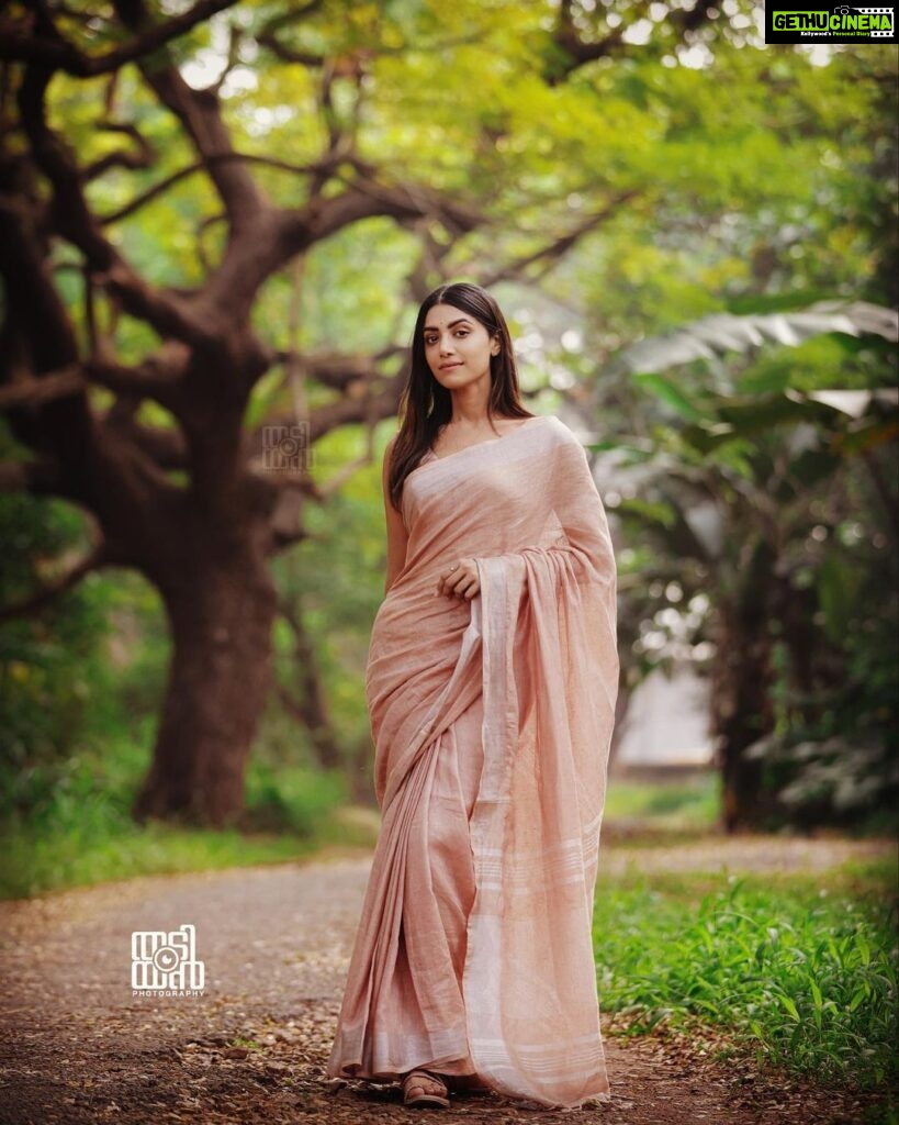 Mamta Mohandas Instagram - LIVE today to the fullest & LIVE 🔴 FROM TODAY in theaters near you @nidad_k_n @thadiyan.photography @livemovieofficial