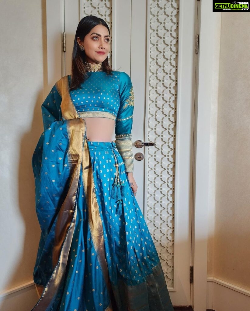 Mamta Mohandas Instagram - Never be afraid to align yourself in a position of power. #sunday #quotes #blue #fashion #desi #friendswedding #bangalore Outfit : @kalyansarees The Ritz-Carlton, Bangalore