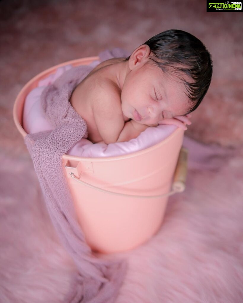 Manali Rathod Instagram - Wishing our cutie pie dreams filled of magic and life filled with love! 🤍💫 . . . . . . . . #baby #newborn #newbornphotography #babiesofinstagram #babiesofinsta #babyphotography #babyphotoshoot #babyphotographer #hyderabadbabyphotographer #cutiepie #cutiepiestories