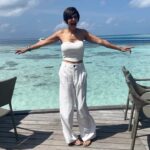 Mandira Bedi Instagram – Cover me in sunshine.. any time of the week month or year.. !!! So #grateful to be with family at my favourite destination : #Maldives ! Haven’t wasted a momtent before hitting this gorgeous pool in my villa. 
.
.
@signaturecollectionmaldives 
#SignatureCollectionatHideaway
#SignatureCollectionMaldives
#SignatureExperiences
@rupalidean