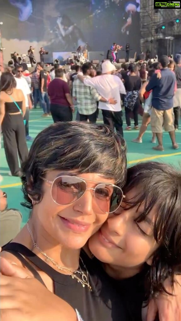 Mandira Bedi Instagram - An #epicweek gone by, personally and professionally.. and honestly have done #whateverittakes to get through it!!!! 3 events in #delhi 1 event in #Ahmedabad and a shoot at home for Instagram.. along with 2 anniversary parties. Virs sports day and a mind blowing day at #lollapaloozamumbai watching the @imaginedragons 💥❤🧿🙏🏽 #blessedandgrateful for a week like no other!! 😅😅😅😅
