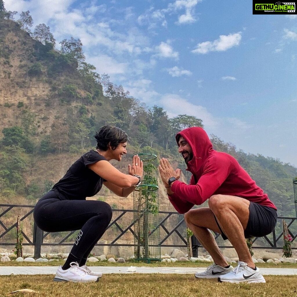 Mandira Bedi Instagram - Just two people who won’t let go a day of training wherever in the 🌎 they’ll be; be it a jungle.💪🏻 Corbett National Park
