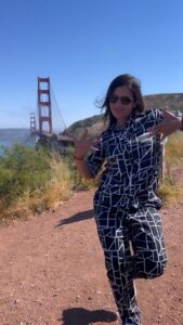 Manimegalai Instagram - High budget Dance Reels in USA 😛Vaaranam ayiram movie spot la LEO Song reels 🕺 Golden Gate, Sanfrancisco 😎
Captured by : @praveen.bennett 📷 
#dancereels #america #leo #goldengatebridge #sanfrancisco