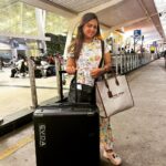 Manimegalai Instagram - India வை தொடர்ந்து America விலும் Anchor panna kelambiya Manimegalai 🎤 😃 Tata Chottiiiii’s 👋 Next post la US Manimegalai ah ungala meet panren 😛✈️🇺🇸 #america #AnchorManimegalai #flighttravel