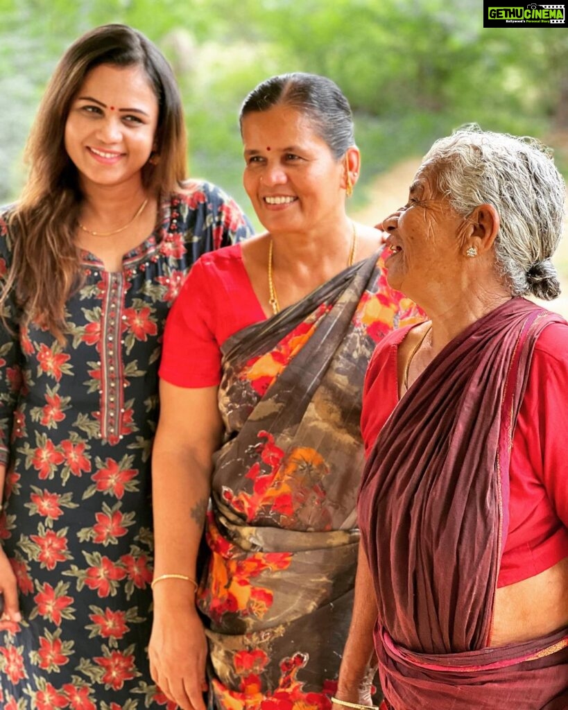 Manimegalai Instagram - 3 Generation Women of My Family 🥰 அம்மத்தா அம்மா & Me 🕺 Two rocking & strongest women of my Life 💛🫶