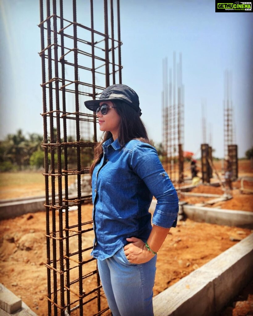 Manimegalai Instagram - Don’t always expect someone to Motivate you ! Everybody has their own work to do. Just DECIDE COMMIT SUCCEED ☝