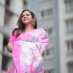 Manimegalai Instagram – Barbie Doll Pics 😜

Outfit : 650 rs Saree Sponsored by @mehussain_7 😃
PC : @dhanush__photography