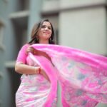 Manimegalai Instagram – Barbie Doll Pics 😜

Outfit : 650 rs Saree Sponsored by @mehussain_7 😃
PC : @dhanush__photography