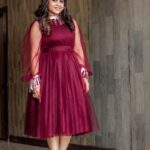 Manimegalai Instagram - Cute pics from Last week Episode of CWC 😛🥰 Photography @raghul_raghupathy Retouch @retouch_by_gokul Outfit : @styl_chennai #AnchorManimegalai #cookwithcomali #Vijaytelevision