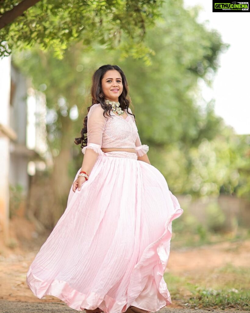 Manimegalai Instagram - Cook With Comali 👩‍🍳 Photography : @dhanush__photography Outfit : @styl_chennai Jewells : @new_ideas_fashions #cwc #AnchorManimegalai #vijaytelevision