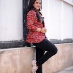 Manimegalai Instagram - As an Anchor of #CookWithComali this Week 😎 Tnx for all the lovely insta Stories, Msgs & comments for promos. Luv yu all 😇 Outfit : @styl_chennai MUA : @nirmala_makeupartistry Neckpiece : @new_ideas_fashions Photography : @prismatic_photography_7 #AnchorManimegalai #Vijaytelevision