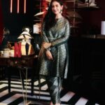 Manisha Koirala Instagram - At the @netflix_in party .. @raw_mango @surinakakkar @tush_91 @hairbyykaushall @monrowshoes Mumbai, Maharashtra
