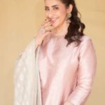 Manisha Koirala Instagram - Pink mood 💖💕😊💕💖 Stylist @surinakakkar Makeup @tush_91 Hair @hairbyykaushall
