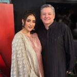 Manisha Koirala Instagram - Meeting @tedsarandos n listening to his story of growth of @netflix from a humble beginning was inspiring and he put insight into the importance of relatable content globally !! When a product gets released in multiple countries at the same time..the responsibility is bigger yet the joy of having such large audience is too thrilling !!! Here’s to seeing more interesting,relatable content in @netflix @netflix_in god bless 🙏🏻 India