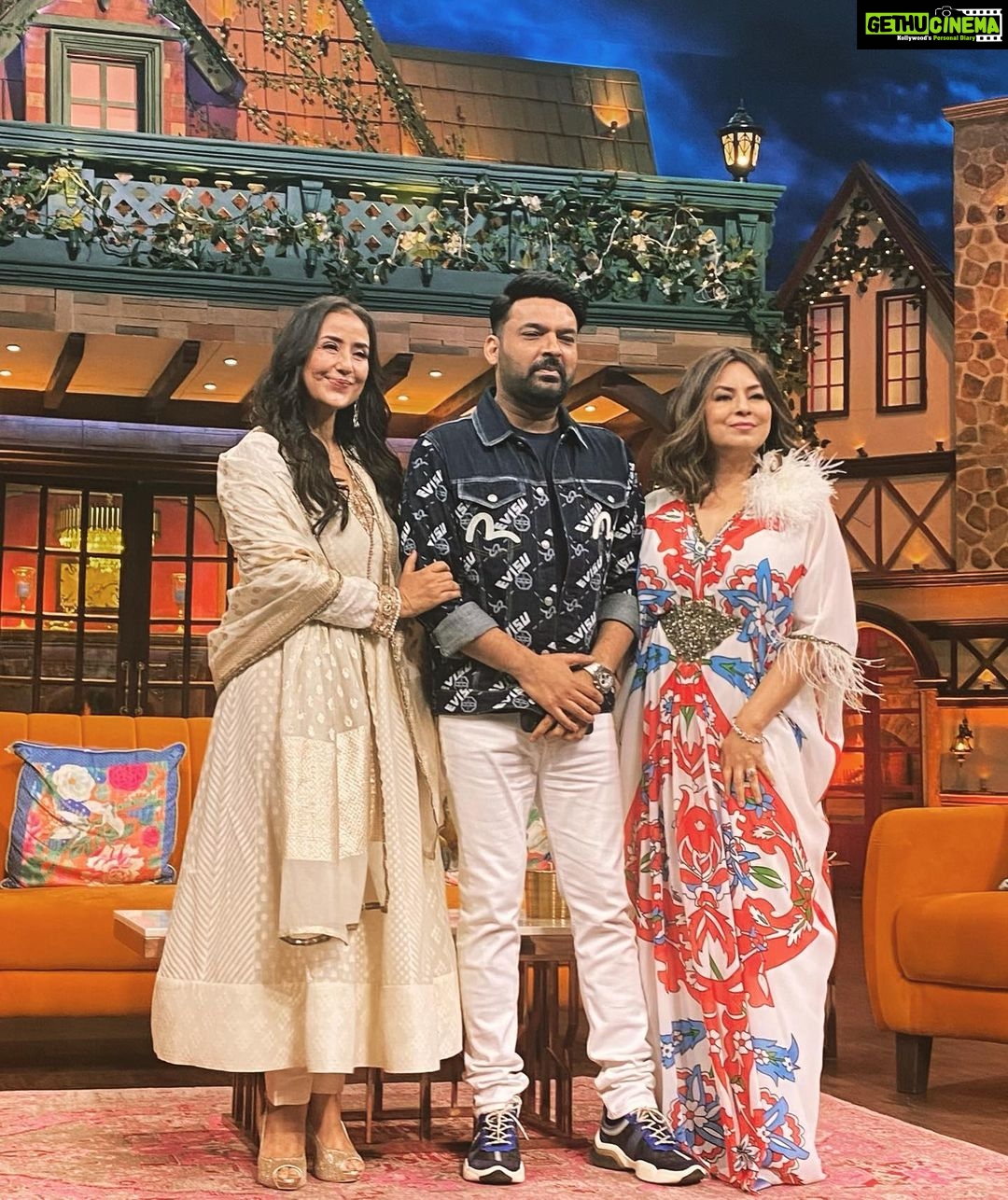 Manisha Koirala Instagram - Always such a pleasure to be in @kapilsharma show with fabulous @archanapuransingh and my darling n gorgeous @mahimachaudhry1 I just love the positivity n vivacious energy of the #kapilsharmashow ❤️❤️❤️🙏🏻🙏🏻🙏🏻 Mumbai, Maharashtra