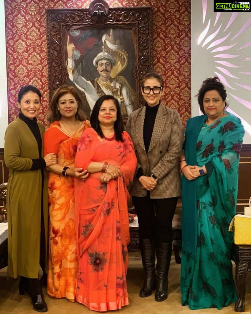 Manisha Koirala Instagram - It was fabulous to meet Mrs Sunita Sharma ji I m extremely impressed with her zeal to serve through #sainiksrimatisangh 💐🙏🏻❤️ Kathmandu, Nepal
