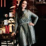Manisha Koirala Instagram - At the @netflix_in party .. @raw_mango @surinakakkar @tush_91 @hairbyykaushall @monrowshoes Mumbai, Maharashtra