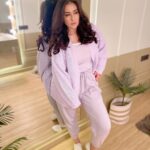 Manisha Koirala Instagram - When your favourite colour is in fashion.. #lilac #casual M- @tush_91 H- @hairstylist_jennny Mumbai, Maharashtra
