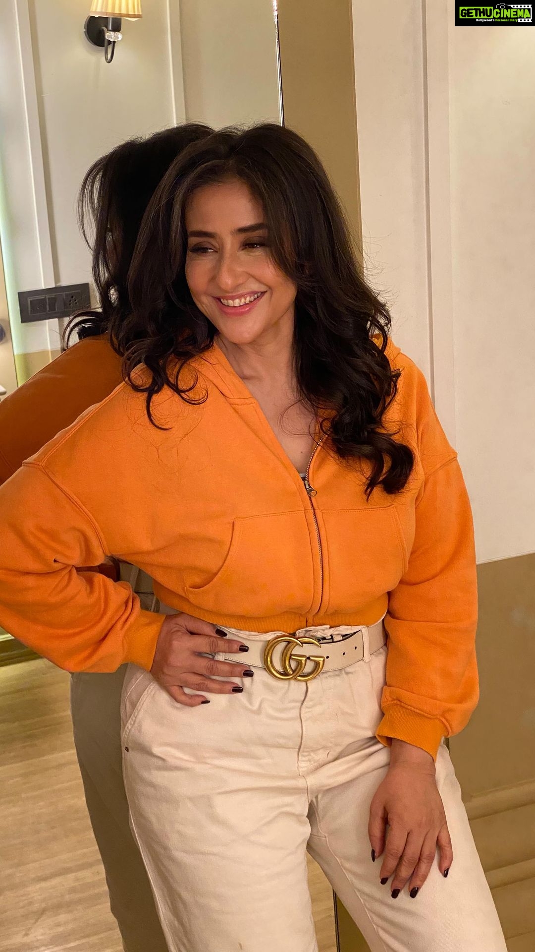 Manisha Koirala Instagram - Great full that God has blessed me with an amazing family, friends and work colleagues that have been my joy, my support, and my sanity….joys of life!! Makeup by - @tush_91 Hair by - @hairstylist_jennny