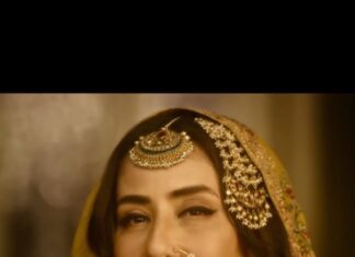 Manisha Koirala Instagram - Sneak peek into Heeramandi, a place where courtesans were queens 😍 #Heeramandi coming soon, only on @netflix_in! #SanjayLeelaBhansali @bhansaliproductions @prerna_singh6 @aslisona @aditiraohydari @sharminsegal @therichachadha @iamsanjeeda @netflix_in @sudeepchatterjee.isc @limaye.mahesh @rimpleandharpreet @subratachakraborty706 @amitsray @damakeuplab @shreyaspuranikofficial