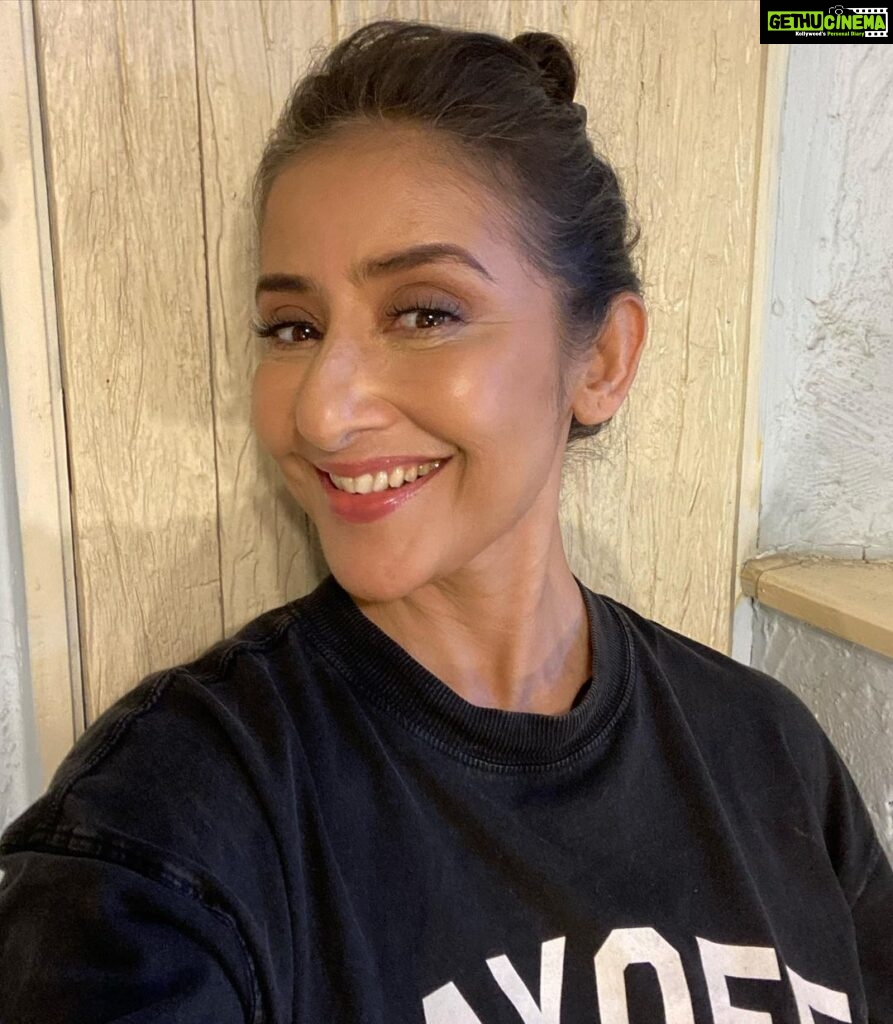 Manisha Koirala Instagram - A holiday is an opportunity to journey within. It is also a chance to chill, to relax. It is when I switch on my rest mode!!! #happy #holidayseason #holidaymood