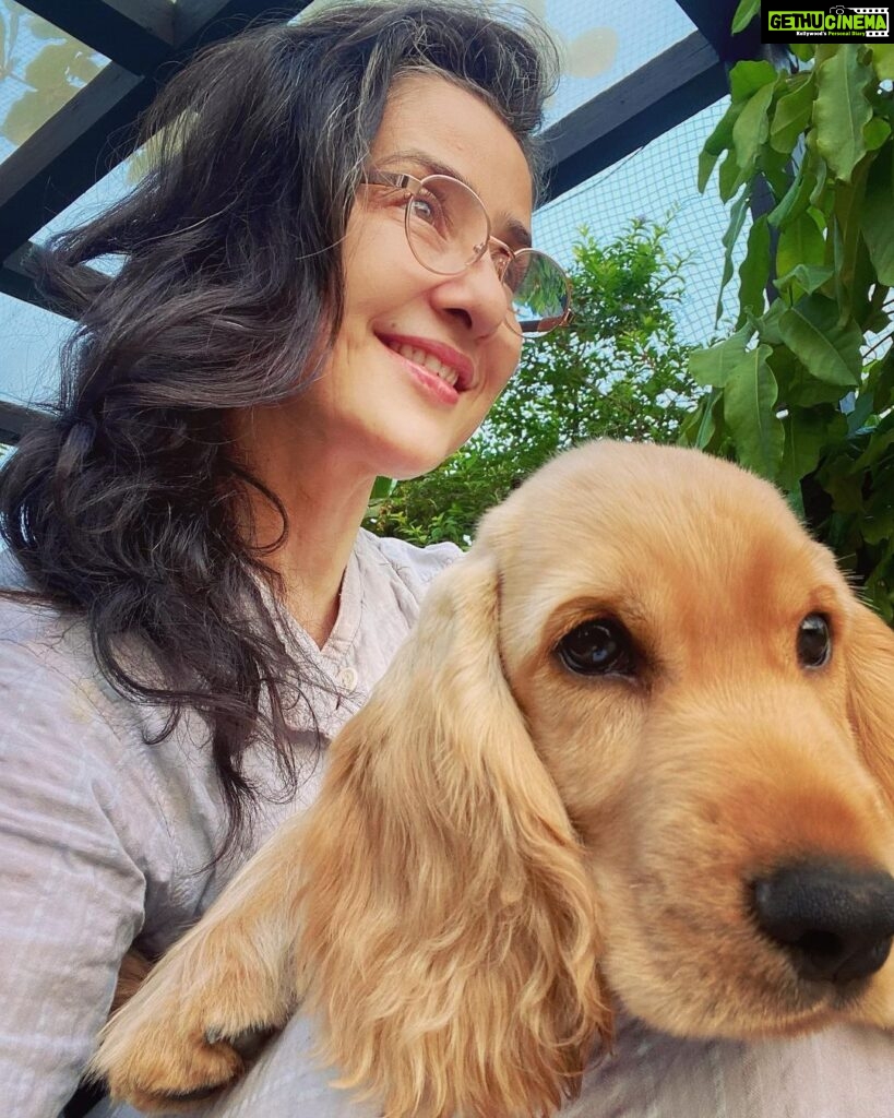 Manisha Koirala Instagram - He is a total #mamasboy #mowglikoirala #puppylove #newmemberofthefamily Mumbai, Maharashtra