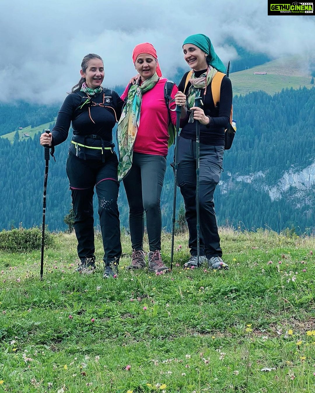 Manisha Koirala Instagram - Hiking people #naturelovers #hiking Wengen - Swiss Alps, Switzerland