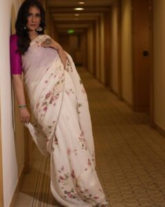 Manisha Koirala Instagram - I have always stood for being clear what one really wants from life and working hard to achieve that goal.. #fullfilledlife #findyourself #followjoy #onelife